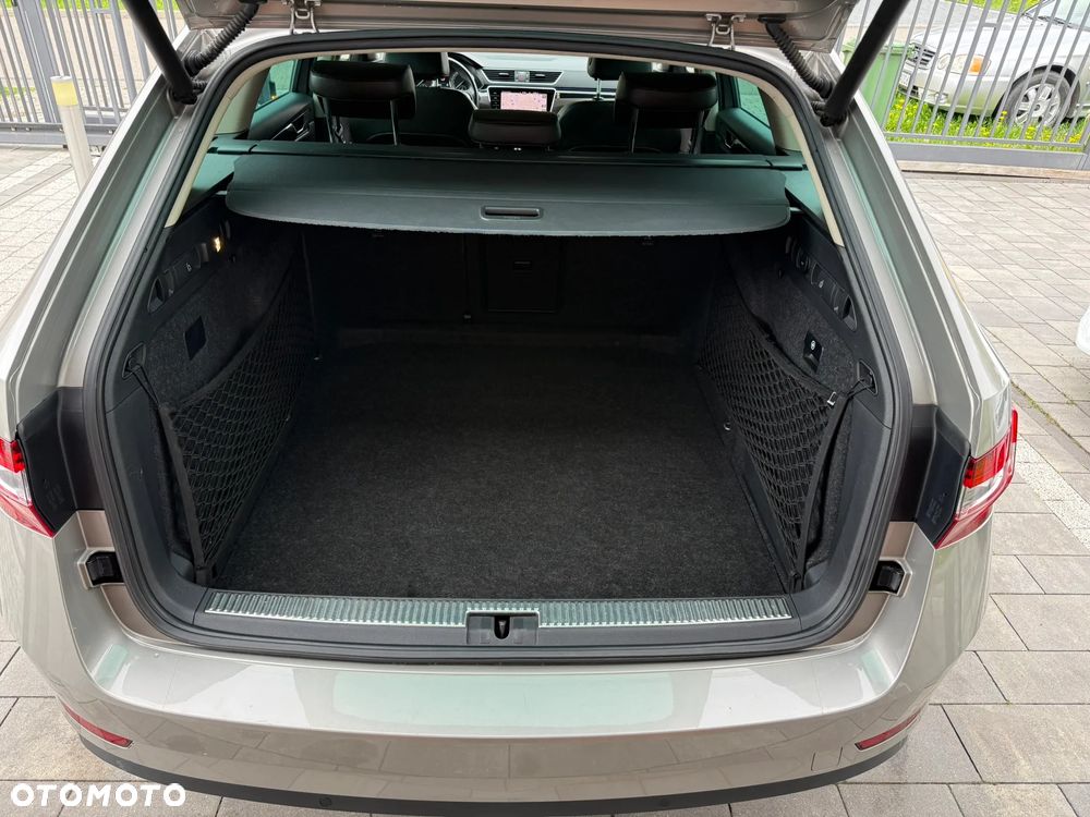 Skoda Superb 2.0 TDI SCR 4x4 L&K DSG - 19