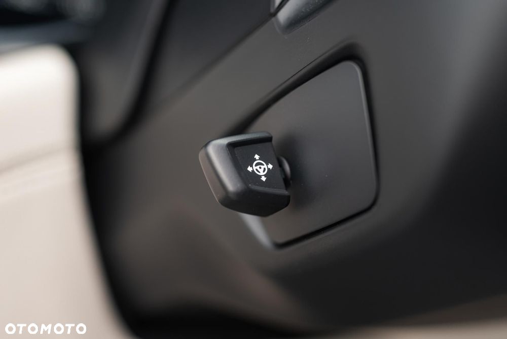 BMW Seria 7 730Ld xDrive mHEV - 26