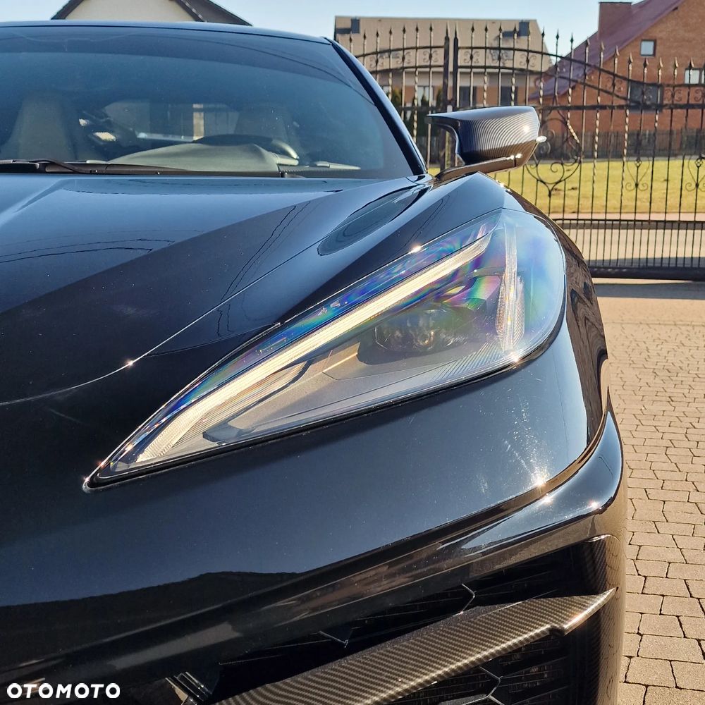 Chevrolet Corvette - 11