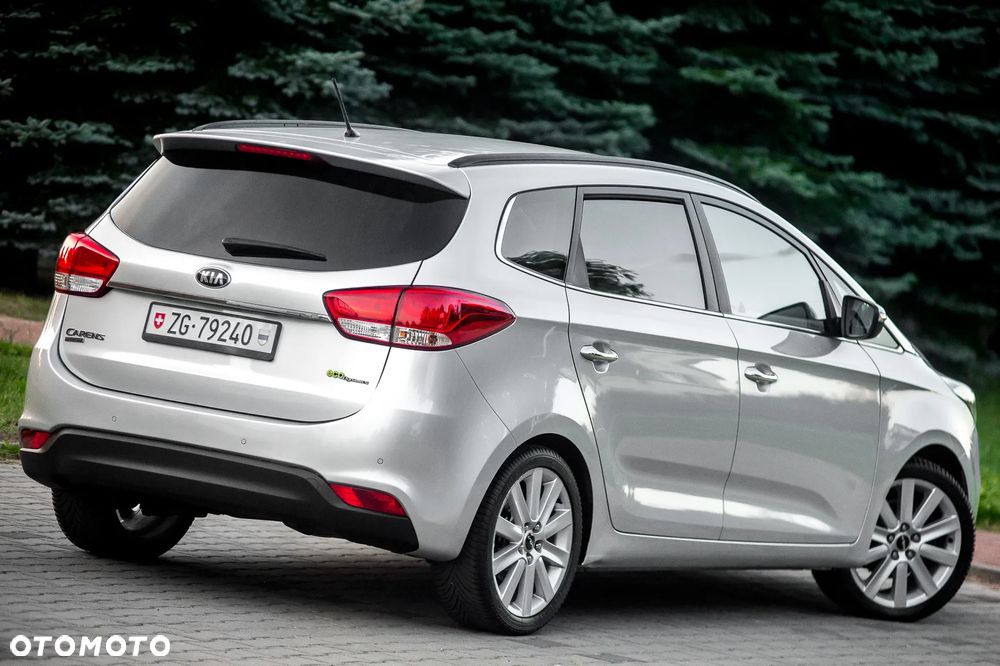 Kia Carens - 13
