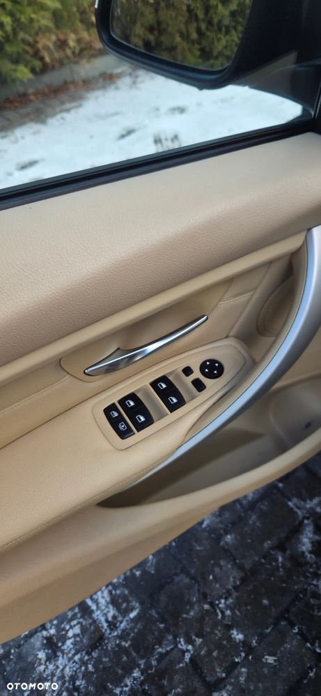 BMW Seria 3 325d Sport-Aut Luxury Line - 23