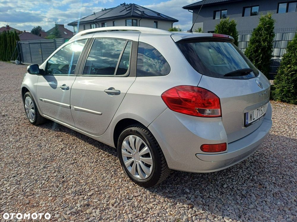 Renault Clio - 11