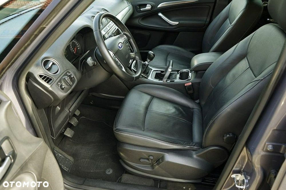 Ford S-Max - 17