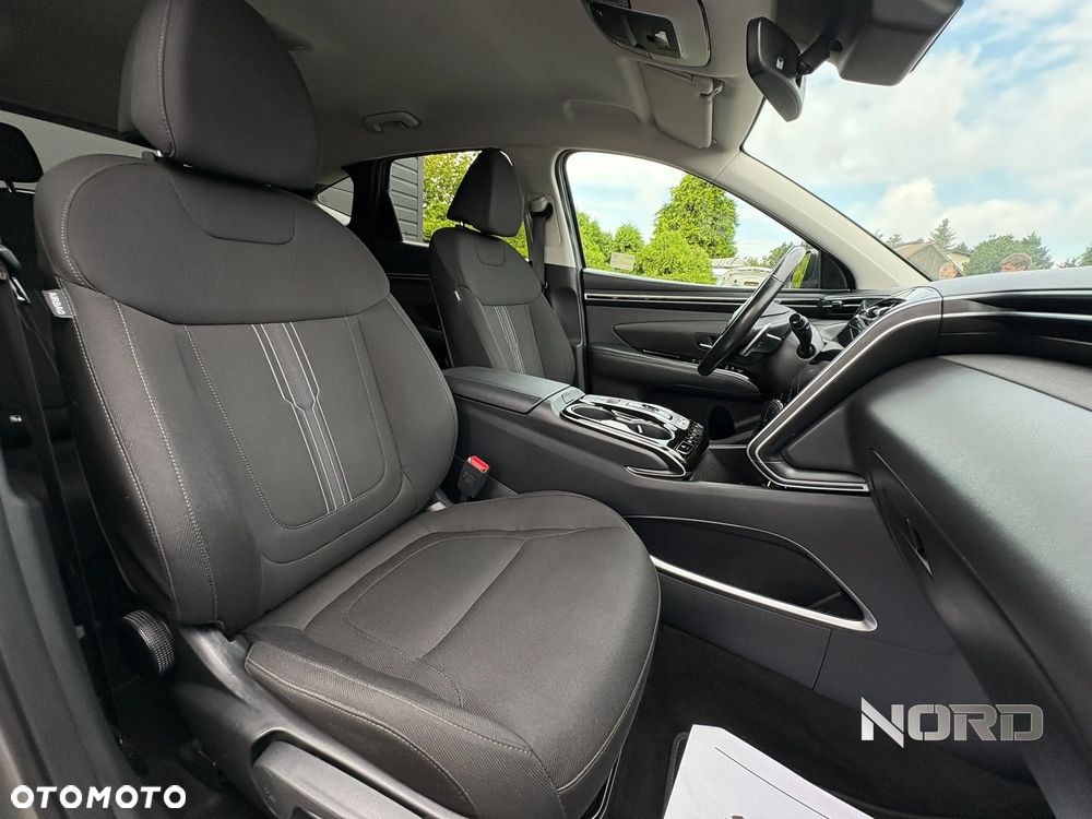 Hyundai Tucson 1.6 T-GDi HEV Executive 2WD - 19