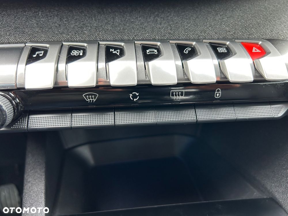 Peugeot 3008 1.5 BlueHDi Allure S&S - 23