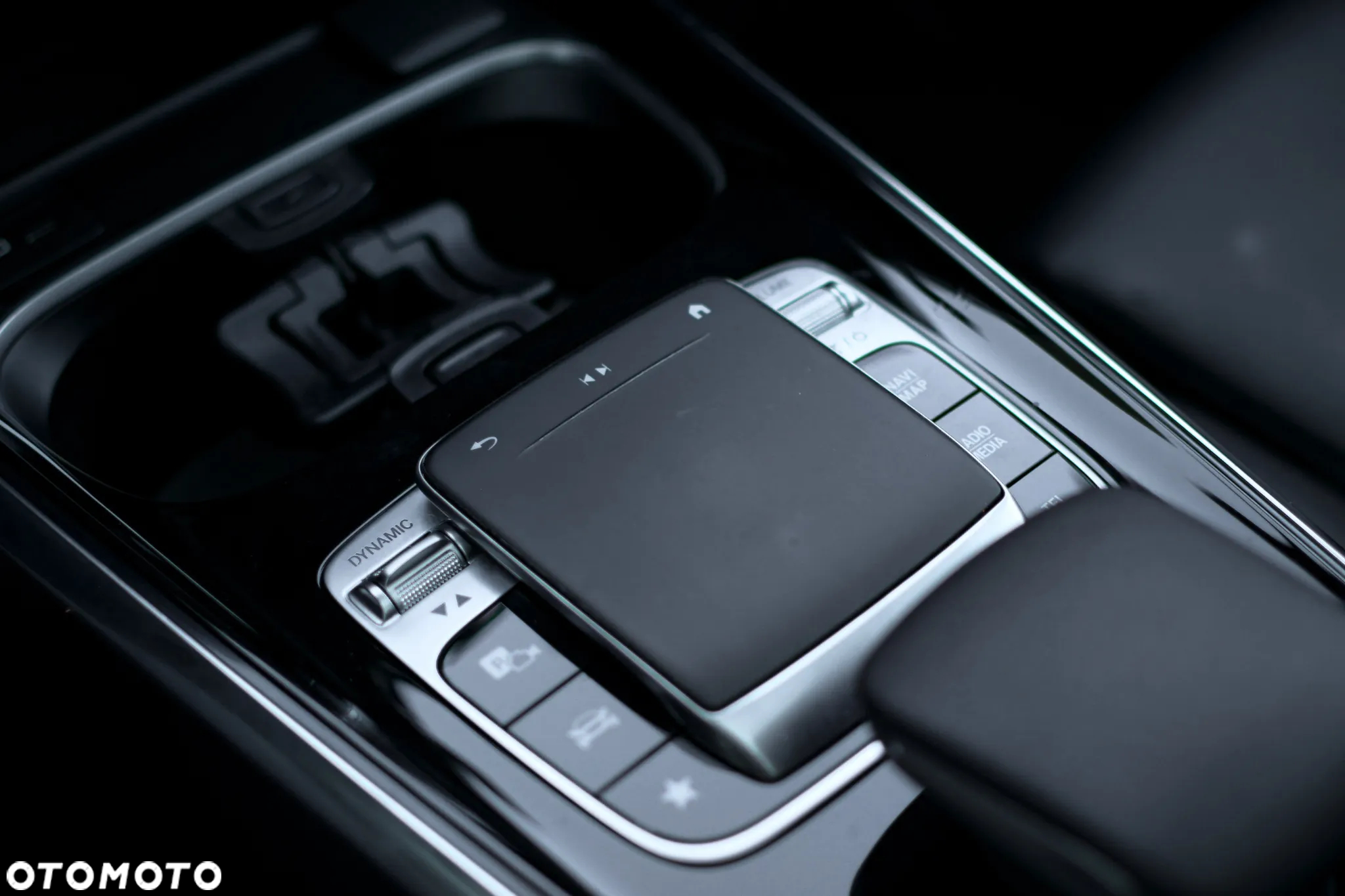 Mercedes-Benz GLB 250 4-Matic 8G-DCT - 16