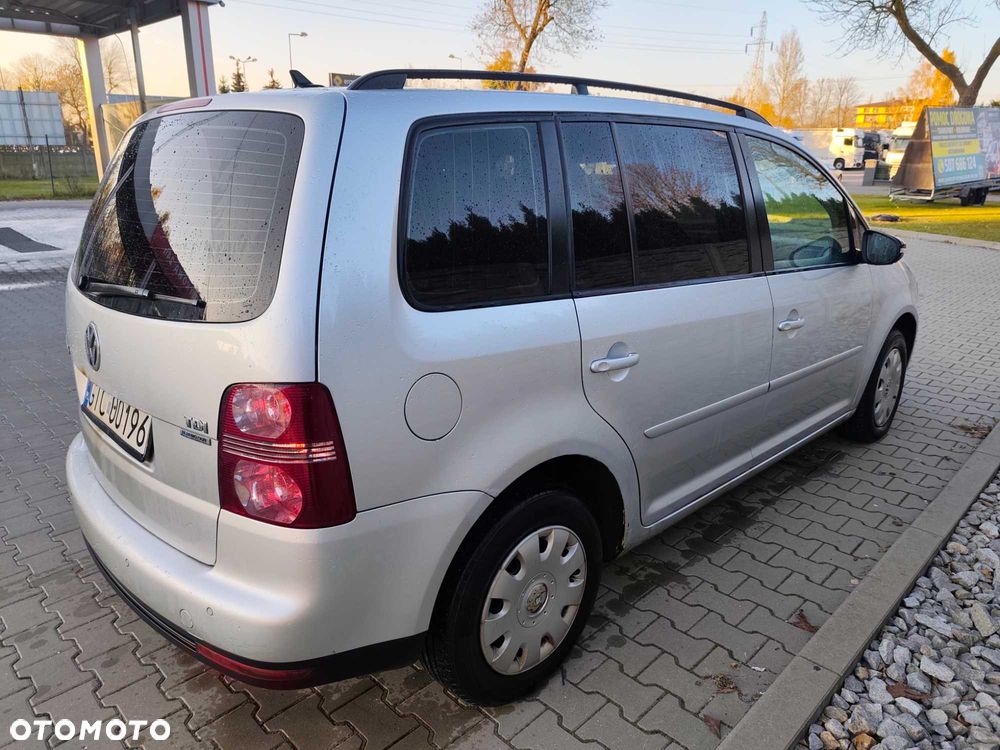 Volkswagen Touran - 8
