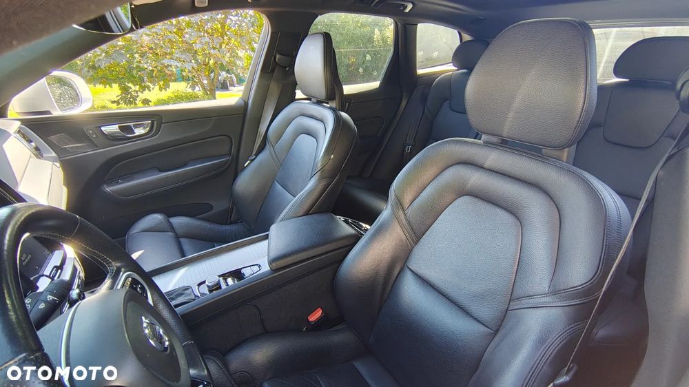 Volvo XC 60 T5 R-Design - 27