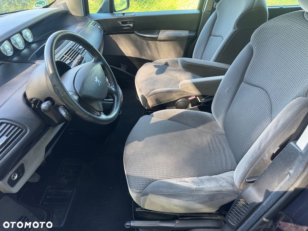 Peugeot 807 HDi 135 Style - 13