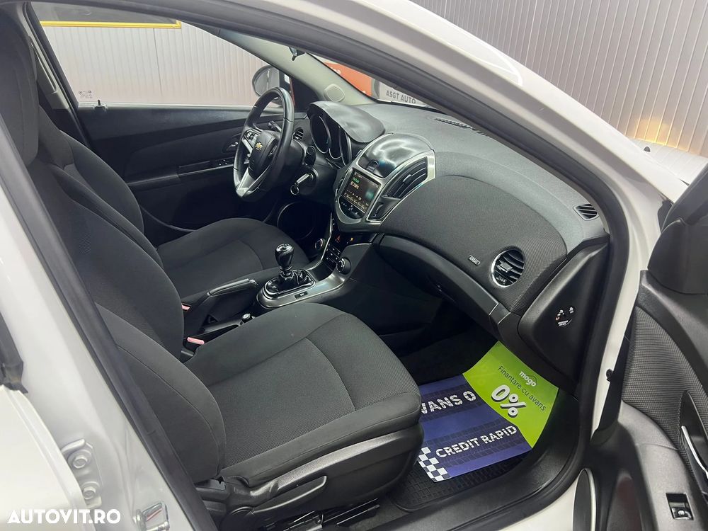 Chevrolet Cruze - 12