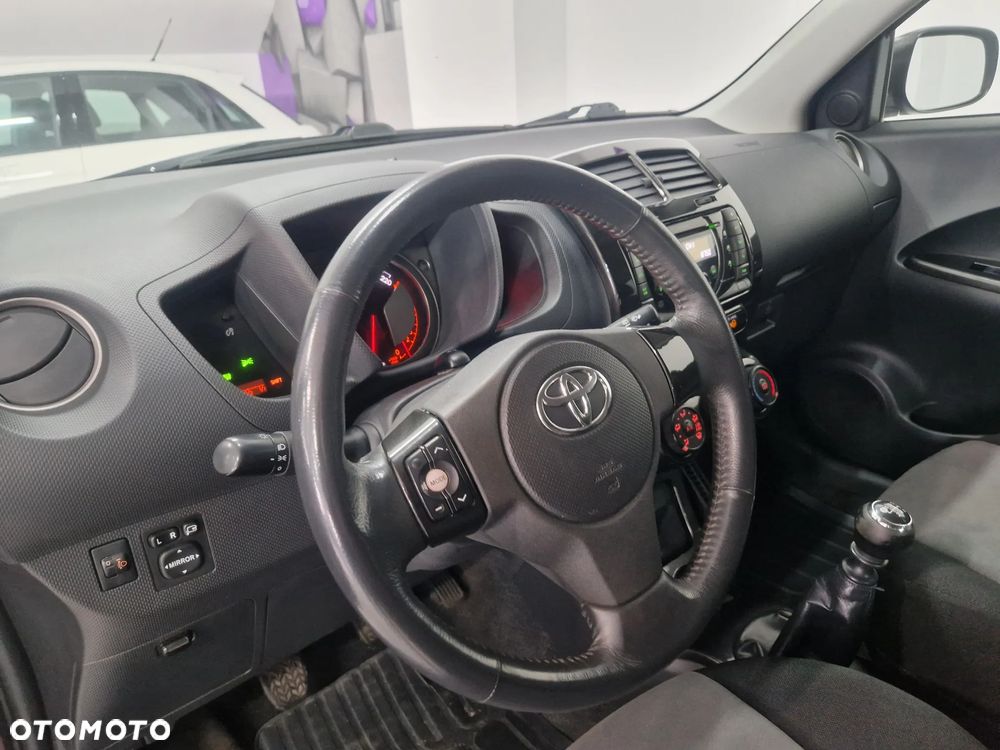 Toyota Urban Cruiser - 18