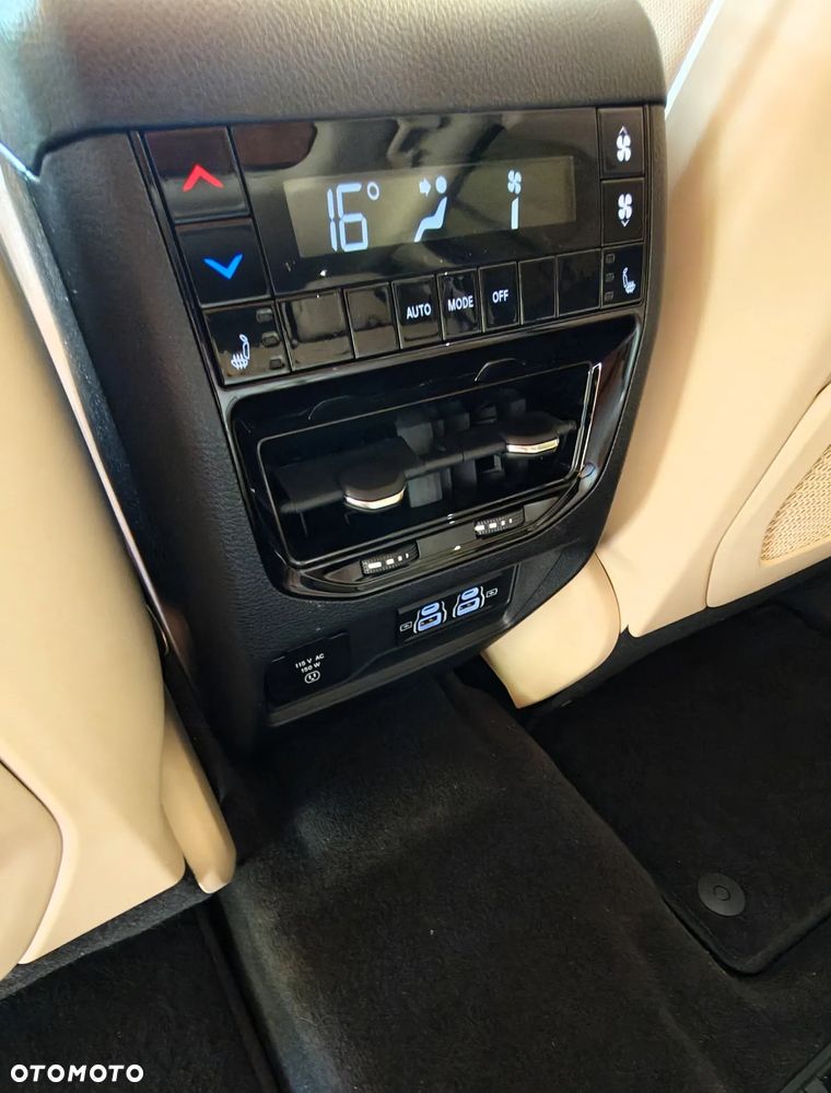 Jeep Grand Cherokee - 15