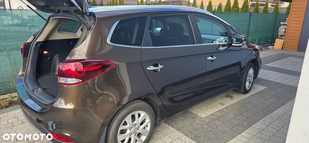 Kia Carens 1.6 GDI L - 22