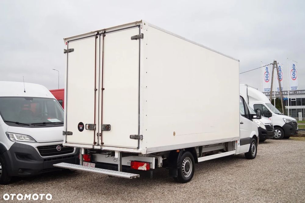 Mercedes-Benz Sprinter - 11