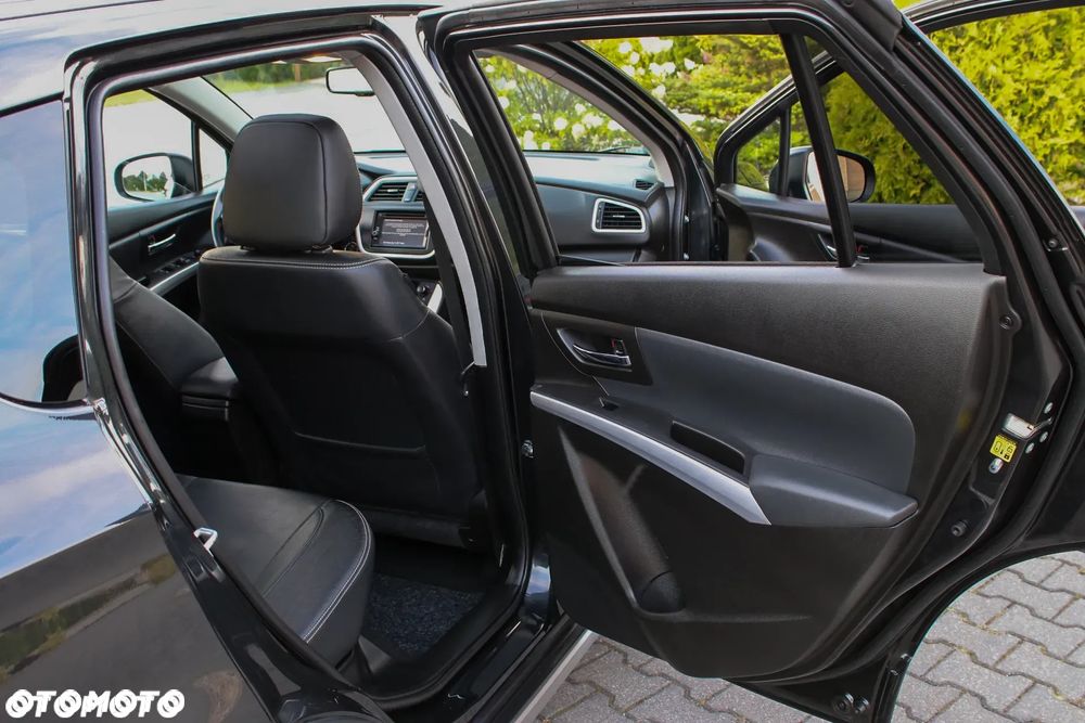Suzuki SX4 S-Cross 1.6 DDiS Premium - 26