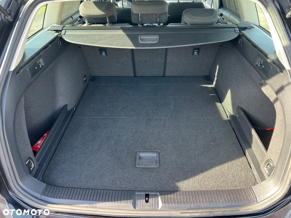 Volkswagen Passat - 18