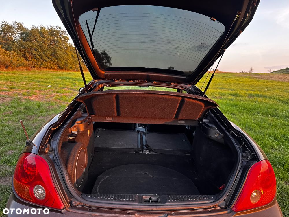 Hyundai Coupe 2.7 V6 GLS - 17