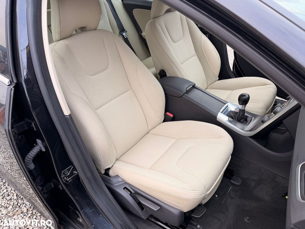 Volvo S60 DRIVe Momentum - 14