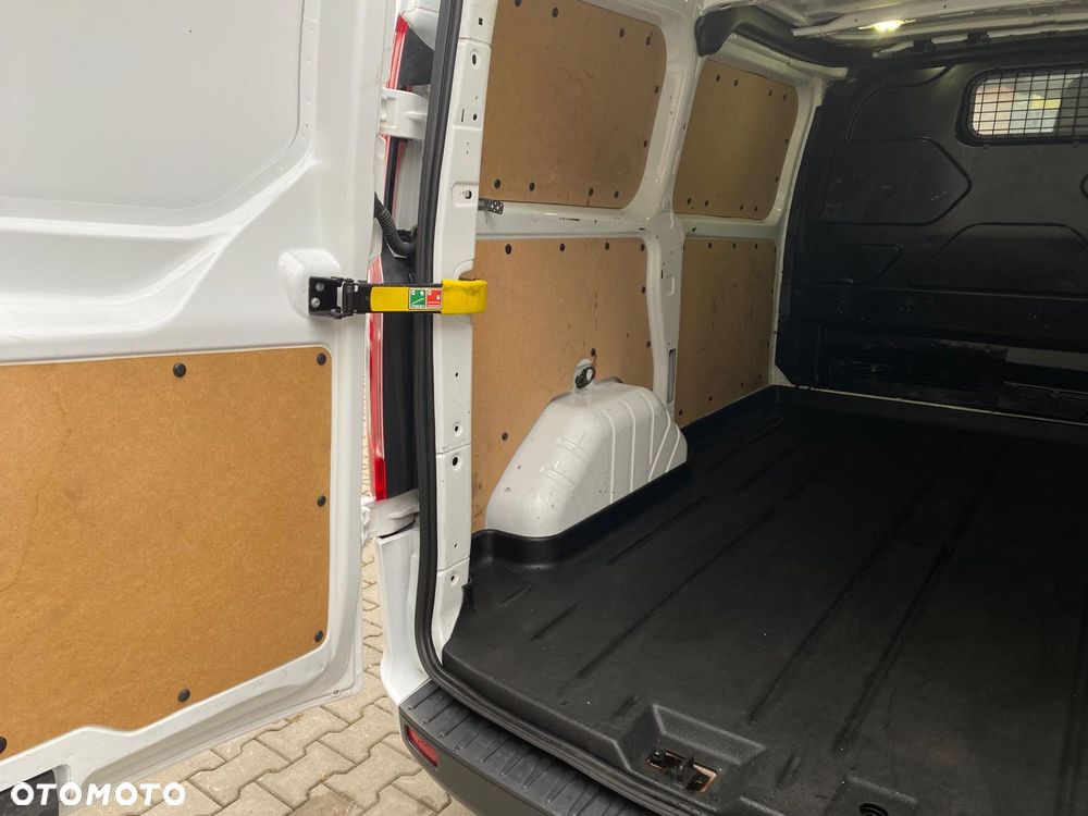 Ford TRANSIT CUSTOM - 23