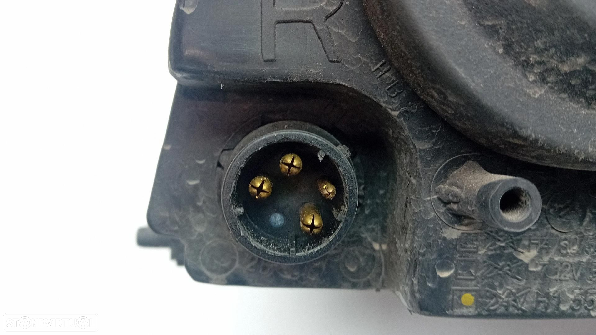Ótica / farol direita VOLKSWAGEN Passat (3B2) - 4