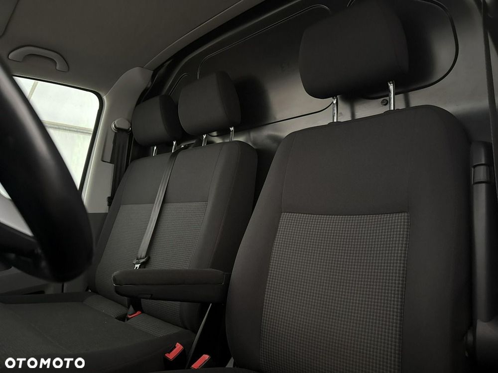 Volkswagen Transporter - 12