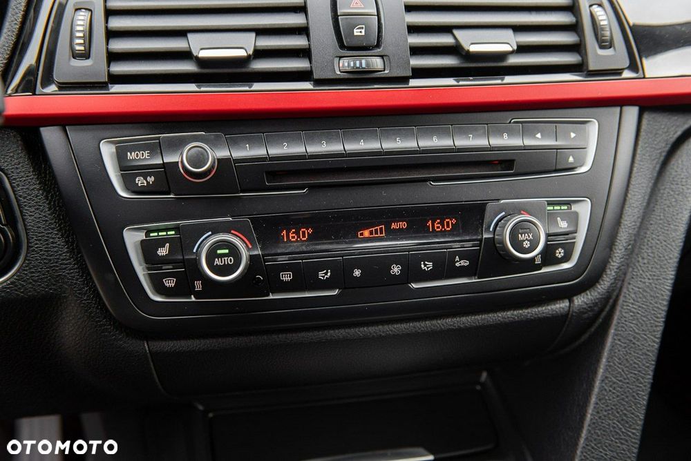 BMW Seria 3 320d Sport Line - 23