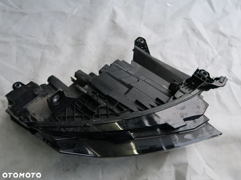 Lampa przednia Skoda 5LB 941 015 - 2