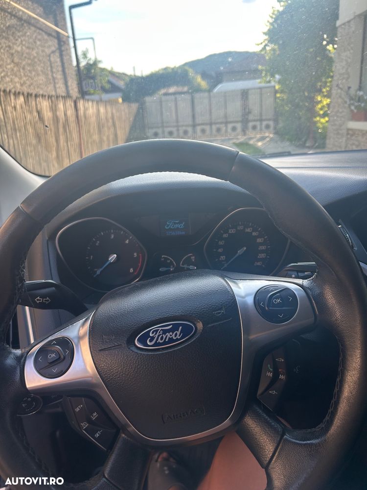 Ford Focus 1.6 TDCI DPF Titanium - 8