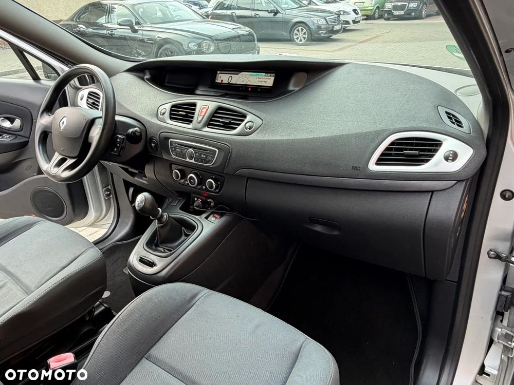 Renault Scenic - 26