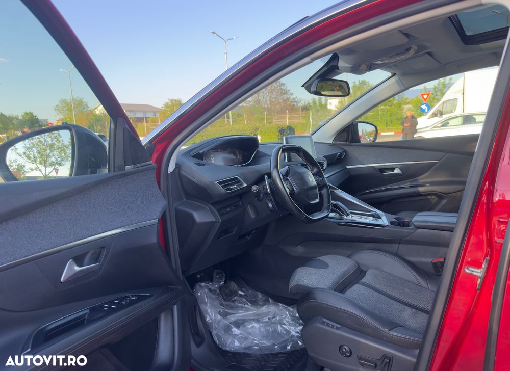Peugeot 3008 1.2 PureTech Turbo S&S EAT8 Allure - 36
