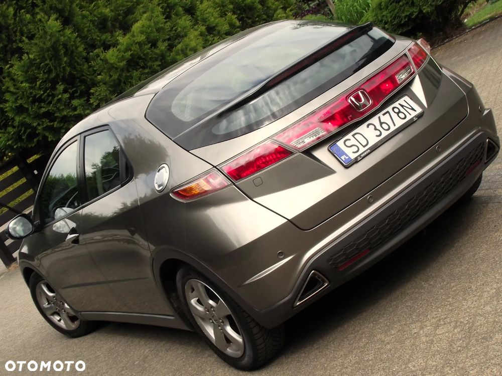 Honda Civic 1.8 Executive - 35