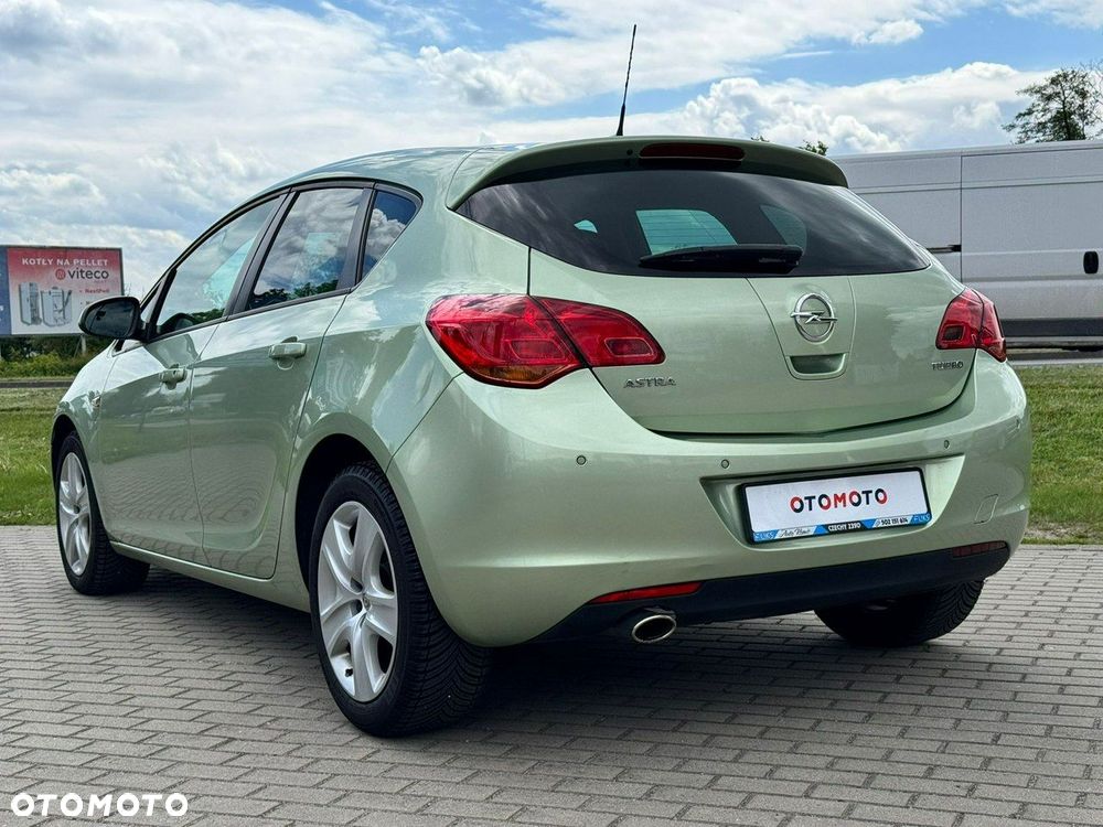 Opel Astra 1.4 T Enjoy - 11