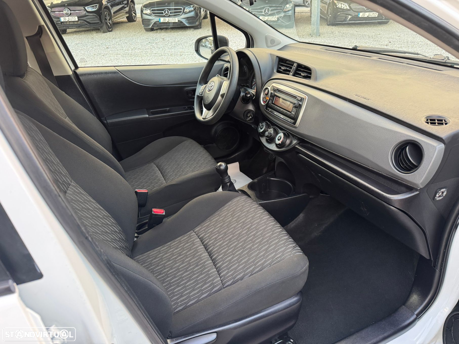 Toyota Yaris 1.0 VVT-i - 9