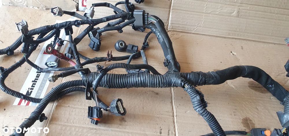 Wiązka instalacja silnika Dacia Logan II 0.9 TCE 240117561R - 11