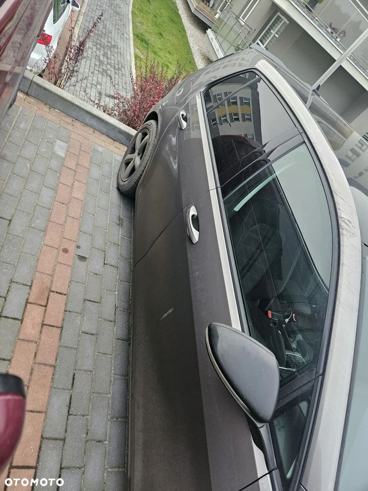 Volkswagen Golf 1.6 TDI BlueMotion Technology Comfortline - 4