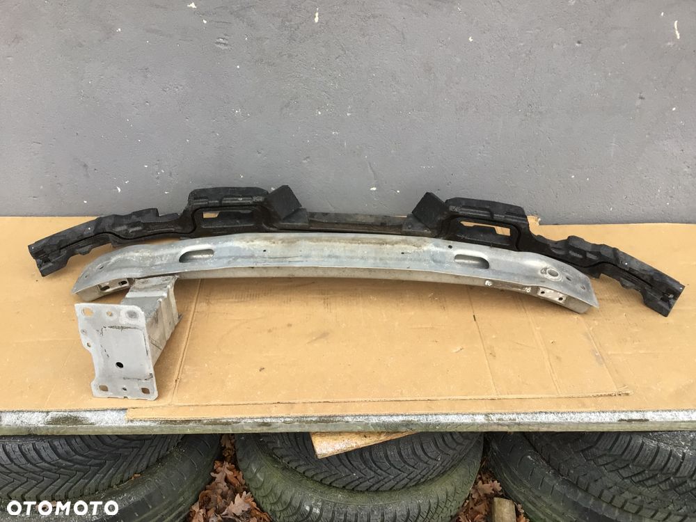 Belka przednia Audi A4 B9