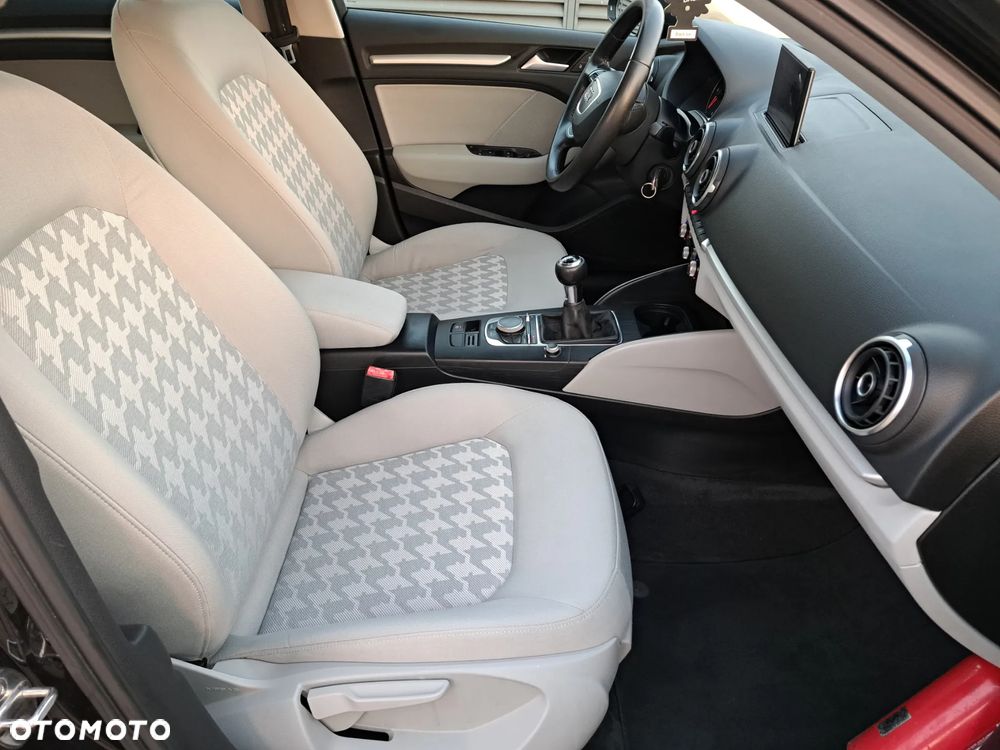 Audi A3 Sportback 1.6 TDI Attraction - 9