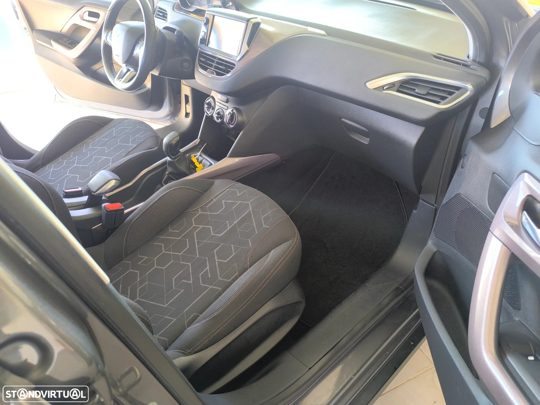 Peugeot 208 1.2 PureTech Allure - 20