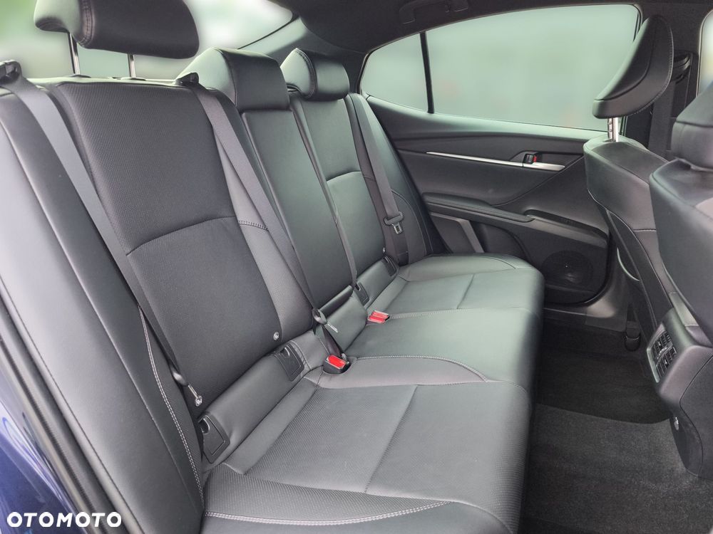 Toyota Camry - 12