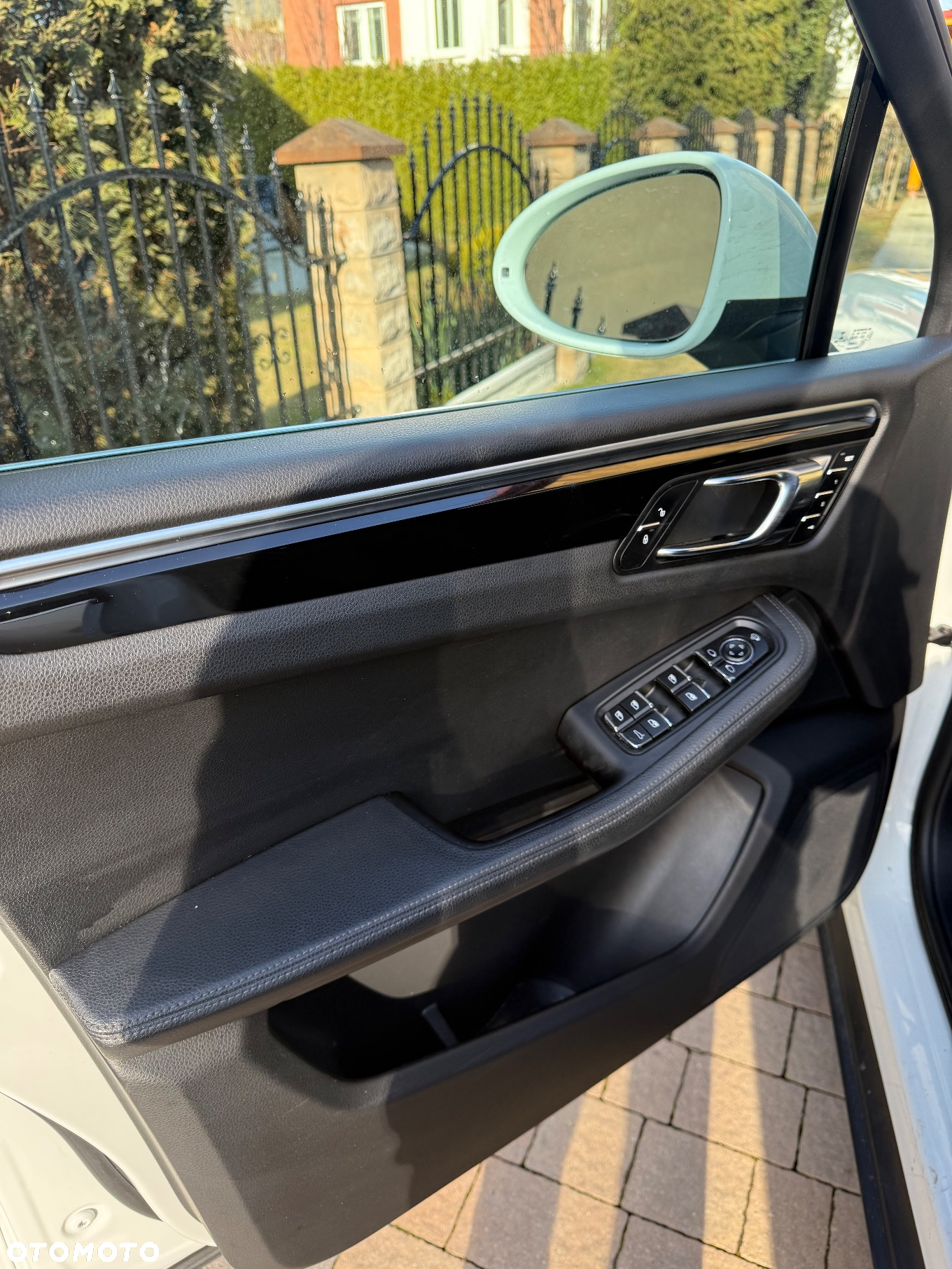 Porsche Macan S - 22