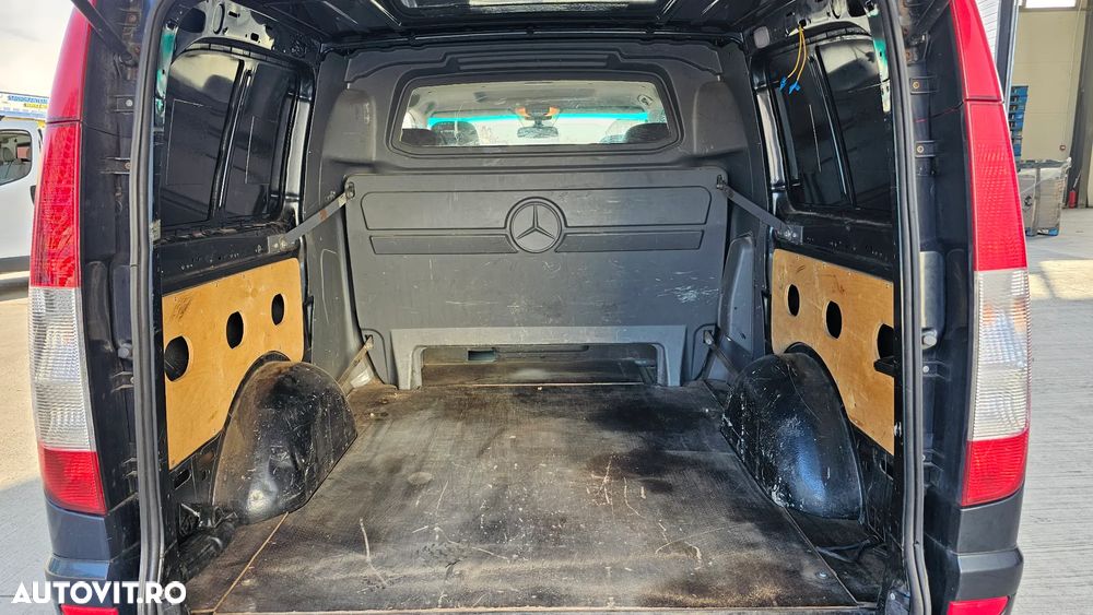 Mercedes-Benz Vito 122 CDI Extralang Aut. Mixto - 12