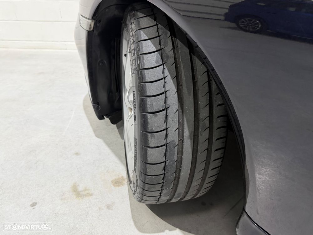 Porsche 911 (996) Carrera 4 S - 31