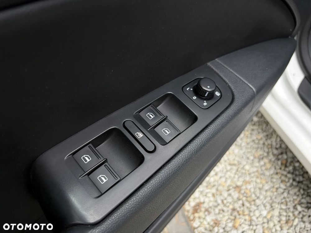Skoda Superb 2.0 TDI Ambition DSG - 32