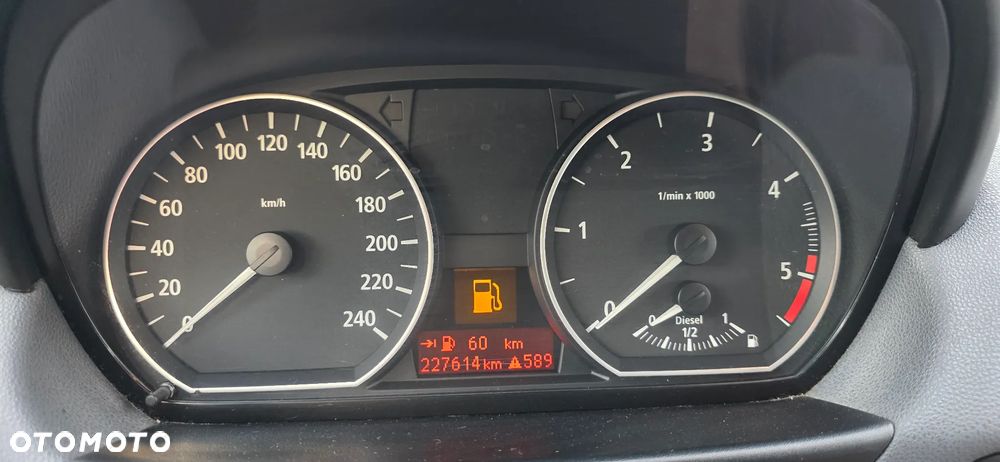 BMW Seria 1 118d DPF - 24