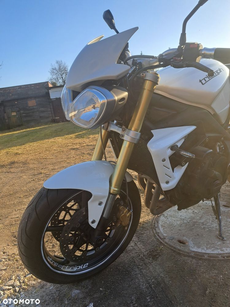 Triumph Street Triple - 11