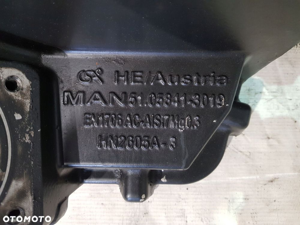 podstawa pokrywa miski olejowej man tgx tgs e6 - 16