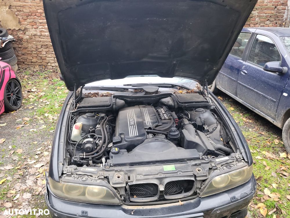 BMW Seria 5 525iA - 6