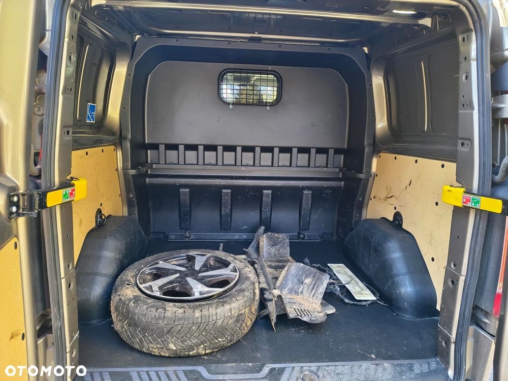 Ford Transit Custom - 11