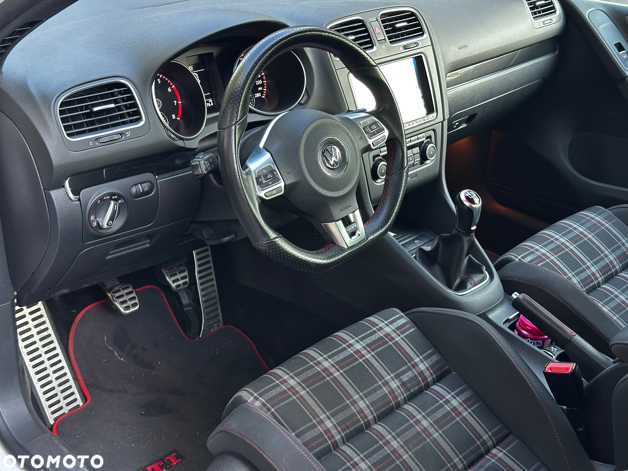 Volkswagen Golf - 26