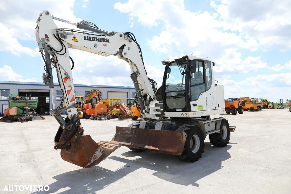 Liebherr A910 Compact - 2